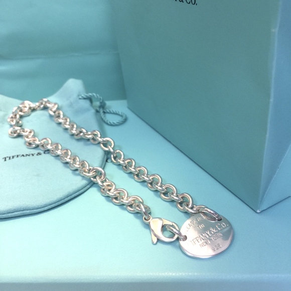 SOLD TIFFANY & CO Oval Tag Necklace✨ - Picture 6 of 7